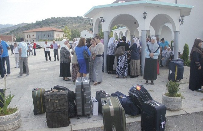 Na hadž otišla 83 vjernika iz Crne Gore
