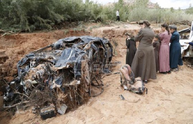U bujičnim poplavama na zapadu SAD-a stradalo 16 ljudi
