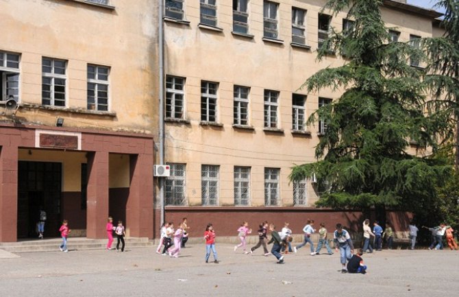 Podgorica: Zbog vrućina u 8 škola skraćeni časovi