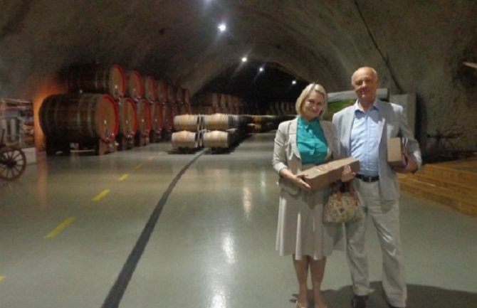 Novoimenovana Ambasadorka Poljske oduševljena vinskim podrumom 