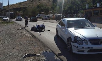 Udes na putu Podgorica-Cetinje, teže povrijeđena jedna osoba