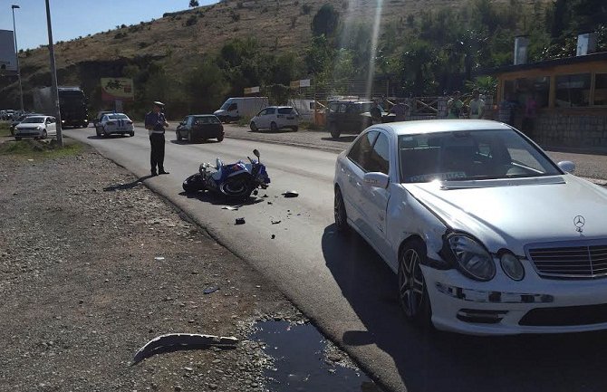 Udes na putu Podgorica-Cetinje, teže povrijeđena jedna osoba