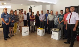 Članovi Rotari kluba obezbijedili seoskim đacima 600 đačkih torbi(FOTO)