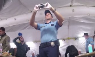 Holandski novinar u hrvatskom izbjegličkom kampu: Šokiran sam, ovo je nehumano! (Video)