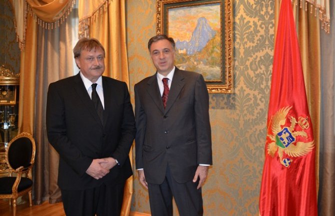 Slovenija snažno pomogla evro-atlanske integracije kao kontakt država