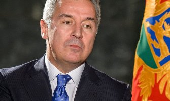 Andrija Mandić laže da je Đukanović napustio zemlju