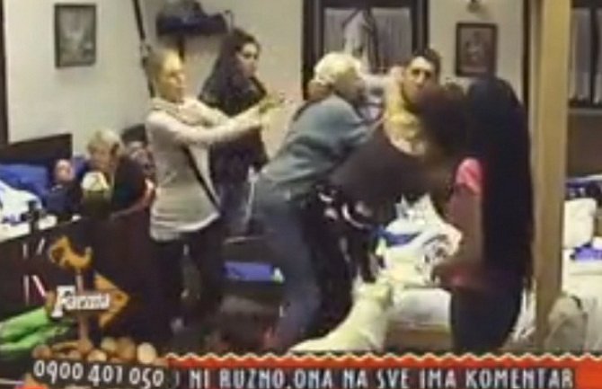 Tuča na Farmi: Jelena Krunić i Zorica prebačene u Hitnu (VIDEO)