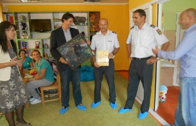 Uprava carina donirala različite vrste roba ustanovama u Crnoj Gori