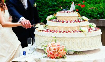 Čečenski gradonačelnik zabranio sječenje torti na svadbama