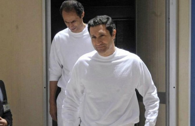 Egipatski sud oslobodio Mubarakove sinove posle tri godine zatvora