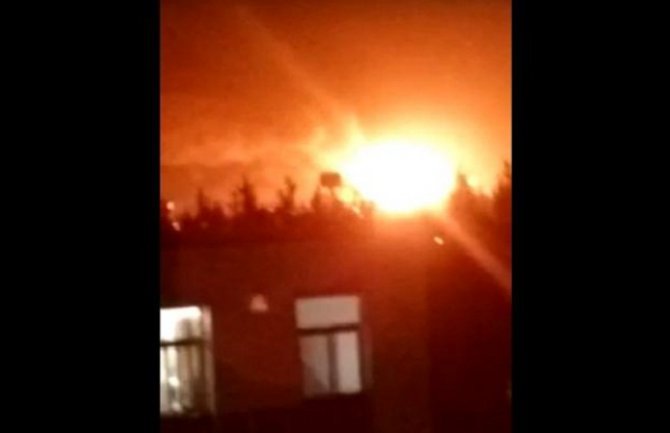 Tjencin: Snažna eksplozija u skladištu alkohola ( VIDEO)