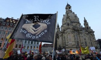 PEGIDA: Merkelova neodgovorna i najopasnija žena u Evropi