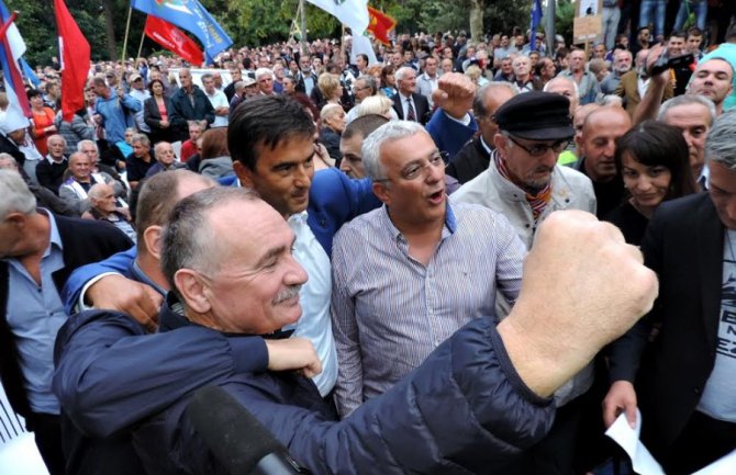 UP: Prekršajne prijave protiv lidera DF-a