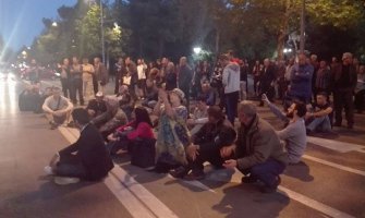 Mandić najavio nastavak protesta večeras