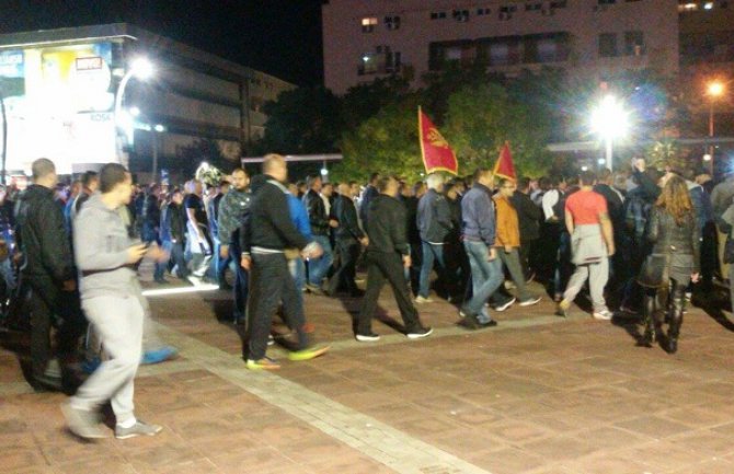  Istinska opozicija da napusti Skupštinu i da se pridruži protestima 24. oktobra