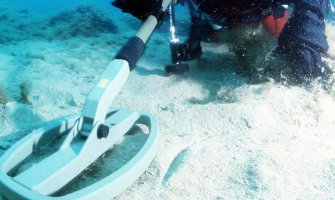 Velika akcija protiv-minskog pretraživanja i vadjenja  u blizini uvale Trsteno