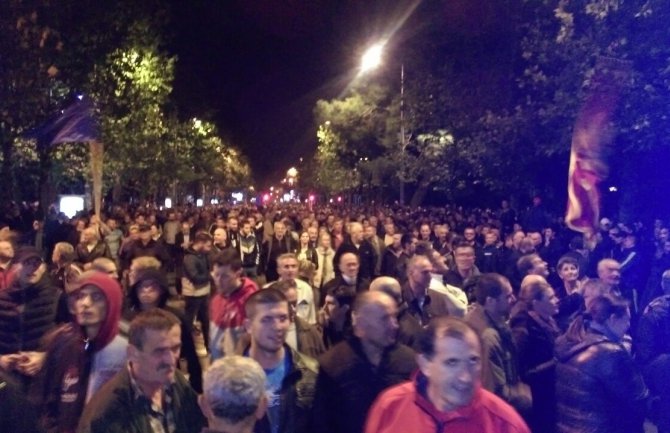 Sindikat medija: Ispitati da li je policija prekoračila ovlašćenja u odnosu na novinare