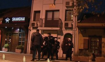 Ministar vanjskih poslova Albanije i Vlada Crne Gore osudili kamenovanje ambasade