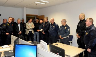 Konjević i Stojanović primili povrijeđene policajce i odali im priznanje