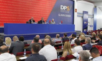 Izborna lista DPS-a za pralamentarne izbore: Nema Jelića, Pejanović Đurišić, Kavarića