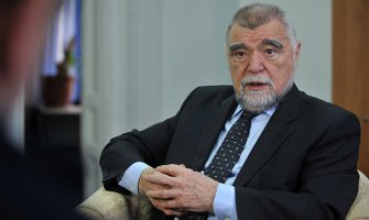 Mesić: Nasljednici politike 90-ih misle da je vrijeme da se opet dijeli BiH