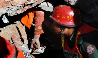 Pakistan: U rušenju fabrike najmanje 18 poginulih, 