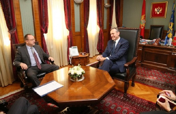 Nesebična i kontinuirana podrška Mađarske Crnoj Gori