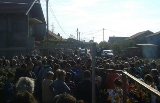 SOLIDARNOST:Građani spriječili iseljenje porodice u Zagoriču