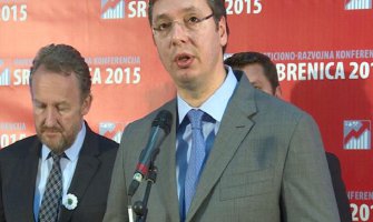 Vučić: Pognuo sam glavu pred srebreničkim žrtvama