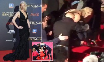 Holivudska glumica ponovo pala na crvenom tepihu(VIDEO)