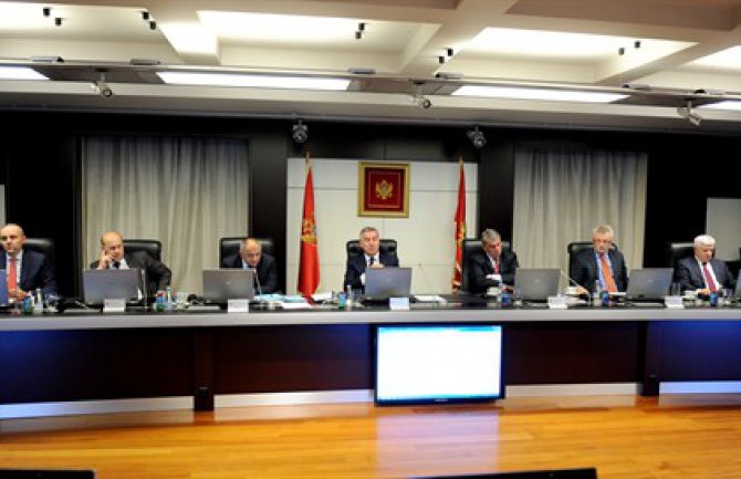 Vlada smanjuje krizni porez na 11%