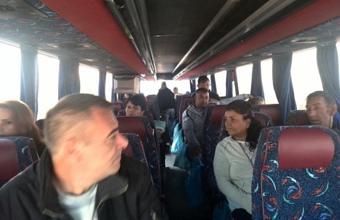  Dobrovoljni povratak 6 porodica na Kosovo