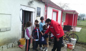 Dirljiva akcija: Poklonili  20 slavskih trpeza socijalno ugroženim porodicama