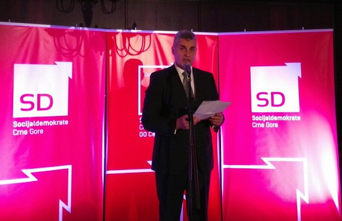 Brajović: Dobro će se zamisliti oni koji koketiraju sa antidržavnim partijama