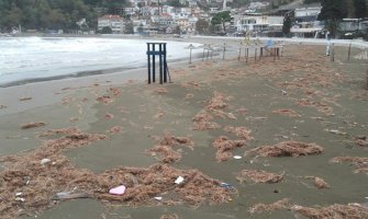 Na primorju vidjive posljedice sinoćnjeg nevremena (FOTO) (VIDEO)