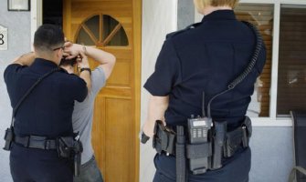 Komšije su ga čule da prijeti smrću i pozvale policiju, a onda je uslijedilo iznenađenje