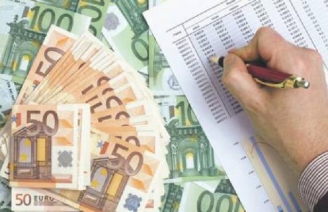 UPCG:  Neprihvatljiv Predlog zakona o zaradama u javnom sektoru