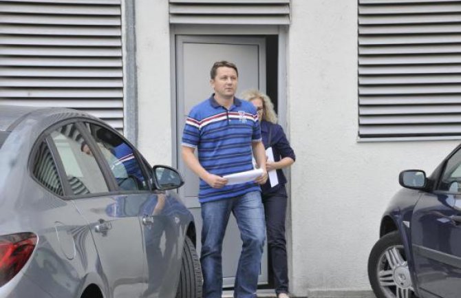 Rađenović ponudio pola miliona eura i godinu dana zatvora