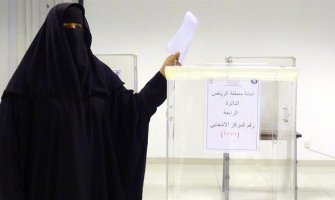 Žene u Saudijskoj Arabiji danas prvi put glasaju