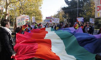 LGBT osobe mogu u brak ali bez djece