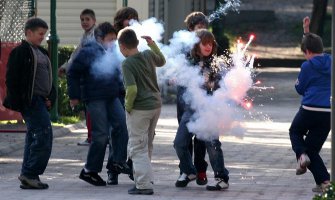 Kolašin: Petarda pala na glavu učeniku Osnovne škole