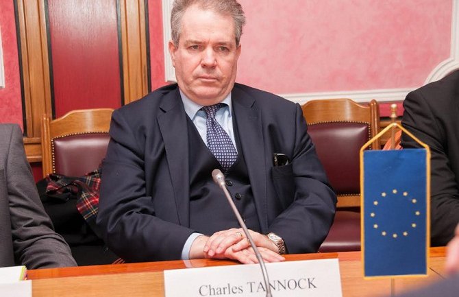 Debati mjesto u parlamentu, a ne na ulicama