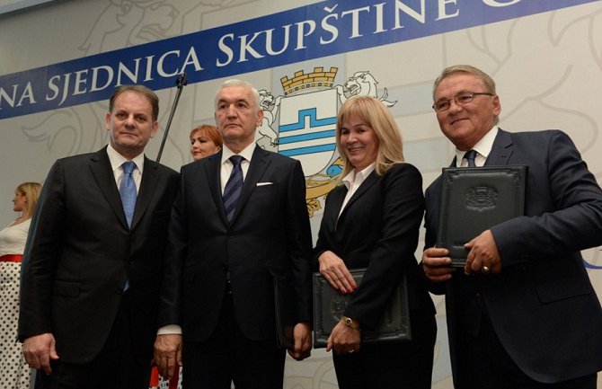 Poklonio nagradu od 3.000 eura porodici Vidić