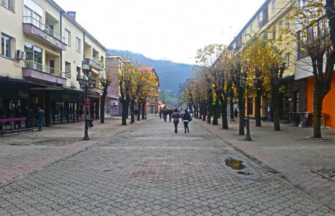 Zaposlenima u bjelopoljskoj opštine otpremnine u iznosu od 1.500 do 15.000 eura