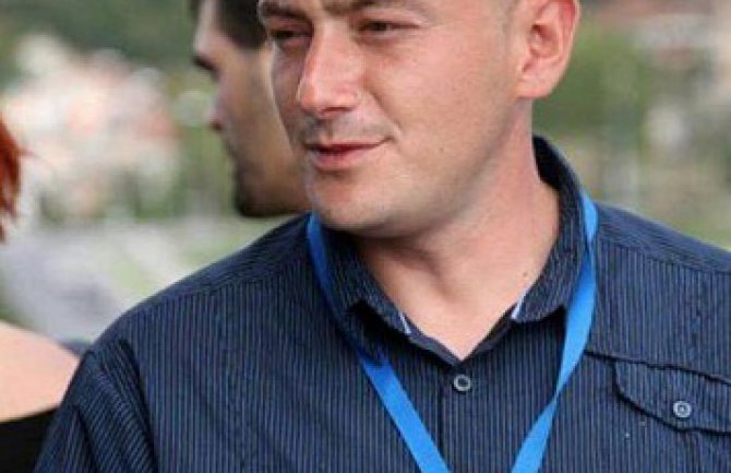 Đačić predsjednik opštine zahvaljujući kupovini glasova i ličnih karata