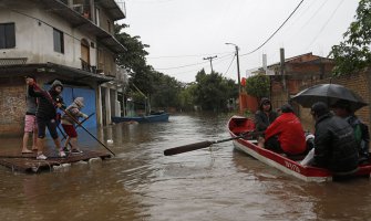 Poplave u Latinskoj Americi odnijele šest života,160.000 evakuisano