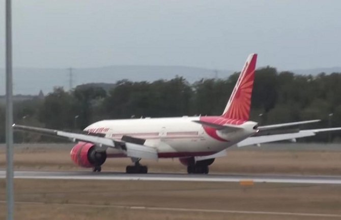 Avion se vratio na polazište zbog pacova!