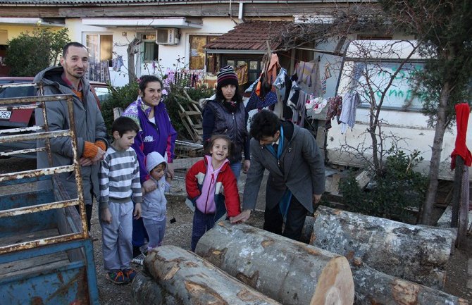 Drva i zimnica za jedan broj socijalno ugroženih porodica