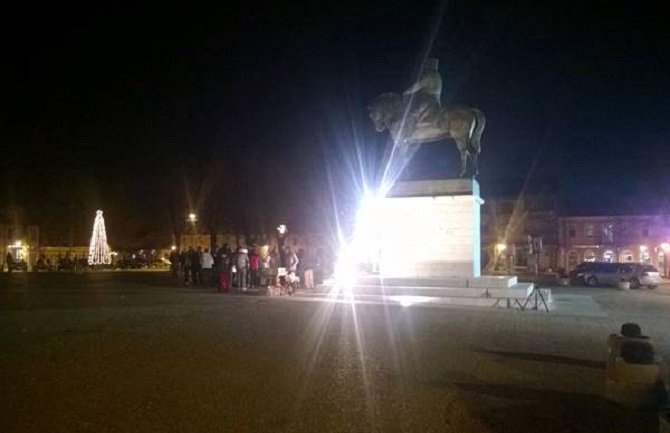 Nikšić: Dočekali Novu godinu bez glamura i bine, ali sa pozitivnom energijom