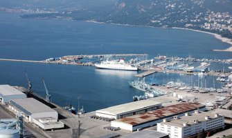 Jedrilica sa 50 migranata pokušala ilegalno da pređe crnogorsku granicu